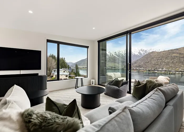 Warning Extreme Views 4 Bed 3 Bath Luxury