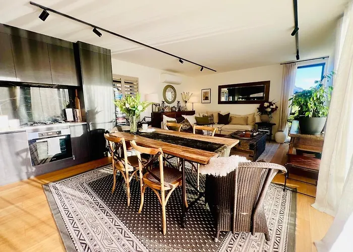 Tranquil Luxury On Willow Pond