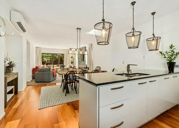 Central Queenstown 3 Bed Villa