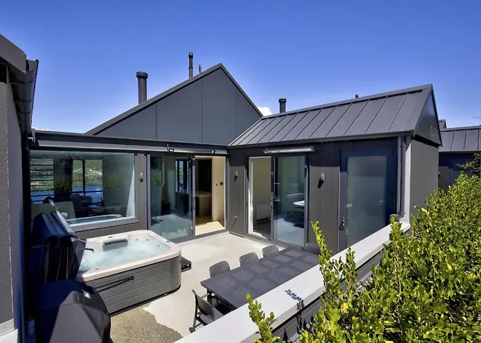 Belle Vue Villa - Stunning Views With Hot Tub